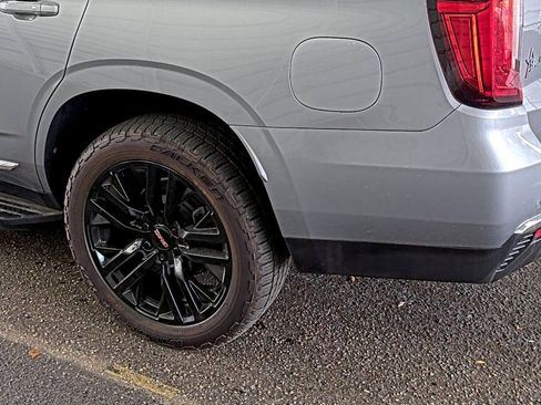 Used 2023 GMC Yukon SLT image 9