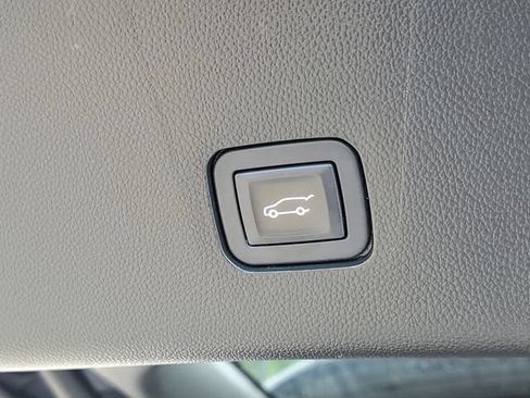 Used 2019 Chevrolet Traverse Premier AWD/4WD image 10