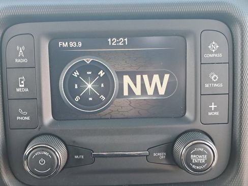 Used 2018 Jeep Wrangler Unlimited Sport S image 25