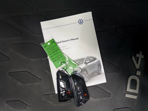 Used 2023 Volkswagen ID.4 Pro AWD/4WD image 23
