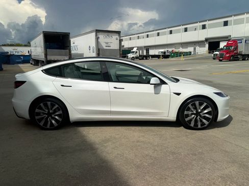 Used 2024 Tesla Model 3 Standard Range RWD image 6