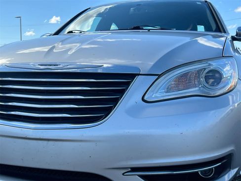 Used 2011 Chrysler 200 Limited image 11