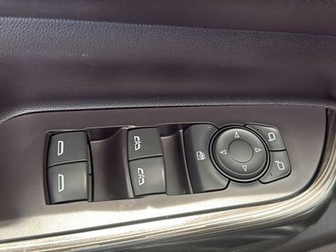 Used 2020 GMC Acadia SLT w/ Trailering Package FWD image 12
