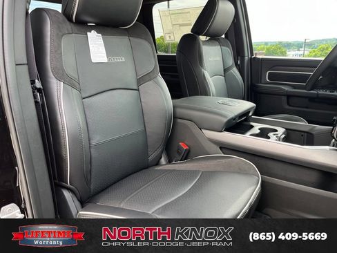 New 2026 RAM 2500 Laramie AWD/4WD image 28