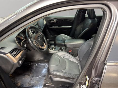 Used 2014 Jeep Cherokee Limited w/ Luxury Group AWD/4WD image 9