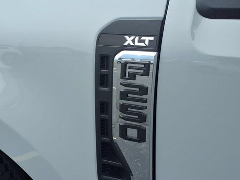 New 2026 Ford F250 XLT w/ XLT Premium Package AWD/4WD image 27