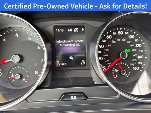 Used 2021 Volkswagen Tiguan SE w/ Panoramic Sunroof Package FWD image 12