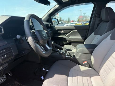 Used 2024 Toyota Tacoma TRD Sport AWD/4WD image 10