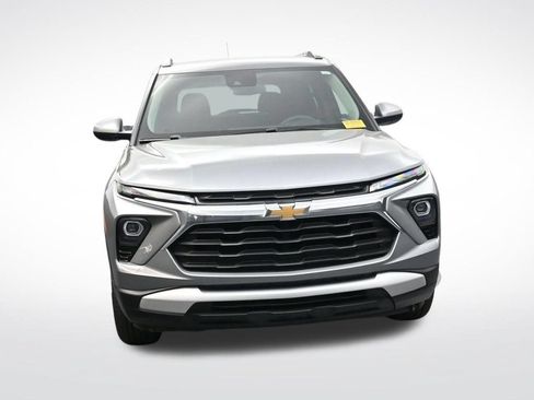 Used 2025 Chevrolet TrailBlazer LT AWD/4WD image 2
