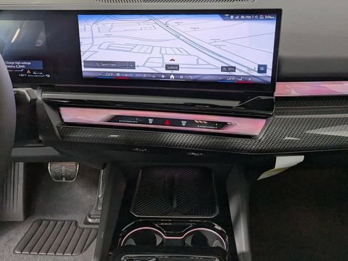 New 2027 BMW 550e xDrive AWD/4WD image 29