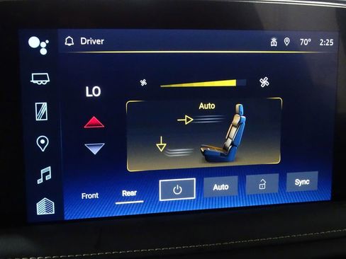 Used 2024 Chevrolet Suburban Premier image 39