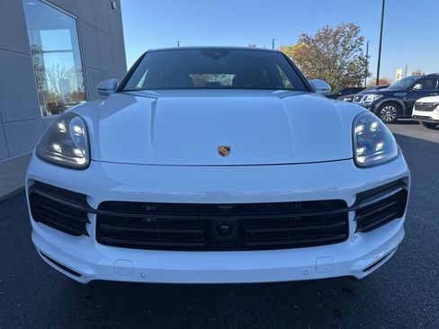Certified 2023 Porsche Cayenne Platinum Edition image 7