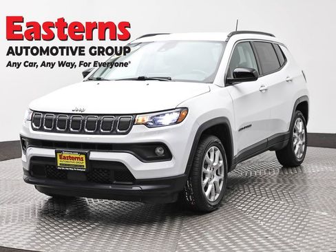 Used 2022 Jeep Compass Latitude AWD/4WD image 1