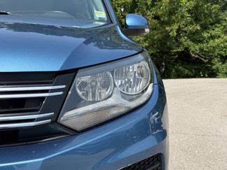 Used 2017 Volkswagen Tiguan Limited w/ Alloy Wheels Package FWD video 3