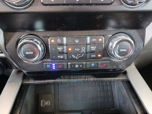 Used 2020 Ford F250 Lariat w/ Lariat Ultimate Package AWD/4WD image 25