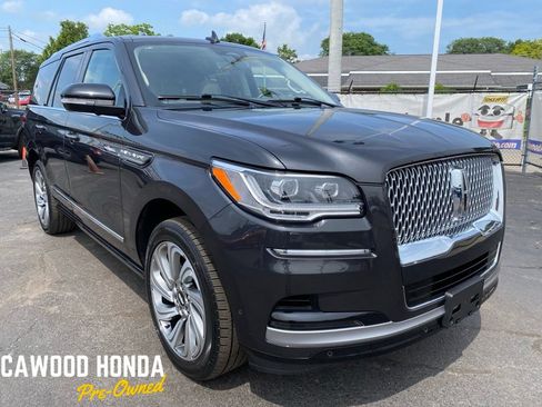 Used 2023 Lincoln Navigator Reserve w/ Equipment Group 201A AWD/4WD image 1