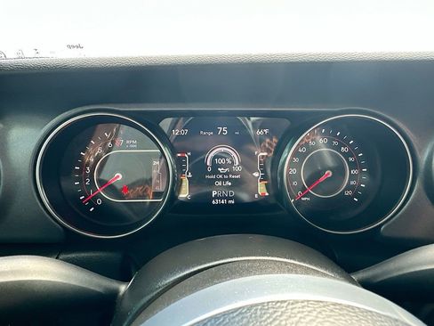 Used 2021 Jeep Gladiator Mojave AWD/4WD image 12