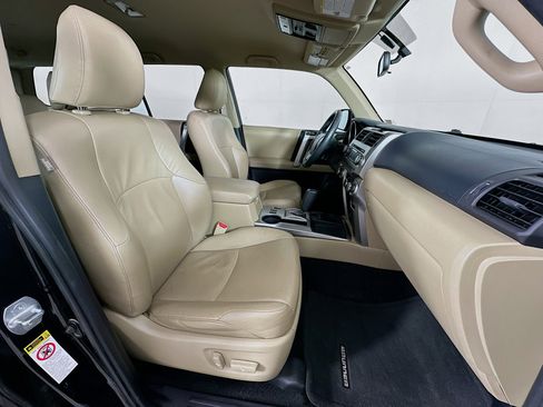 Used 2011 Toyota 4Runner SR5 image 28