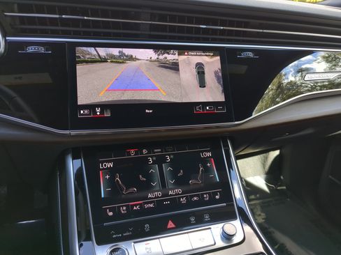 Used 2025 Audi Q8 Premium Plus w/ Premium Plus Package image 26