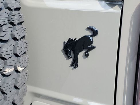 New 2025 Ford Bronco Outer Banks w/ Sasquatch Package image 32