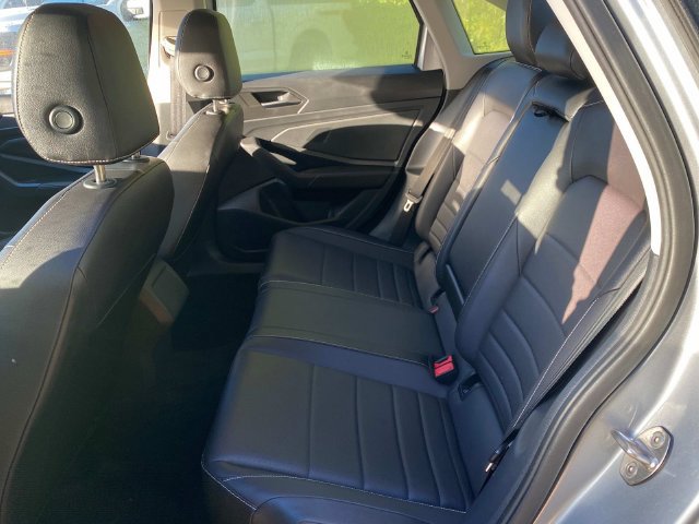 Used 2023 Volkswagen Jetta SE FWD image 8