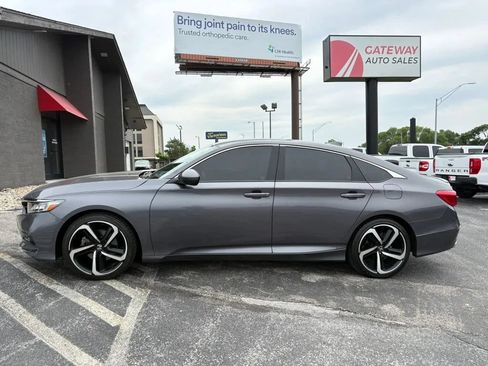 Used 2019 Honda Accord Sport image 2