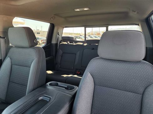 Used 2021 Chevrolet Silverado 1500 LT Trail Boss w/ Convenience Package II AWD/4WD image 16