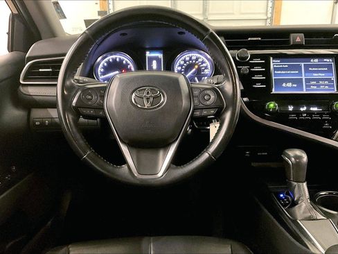 Used 2019 Toyota Camry SE image 6