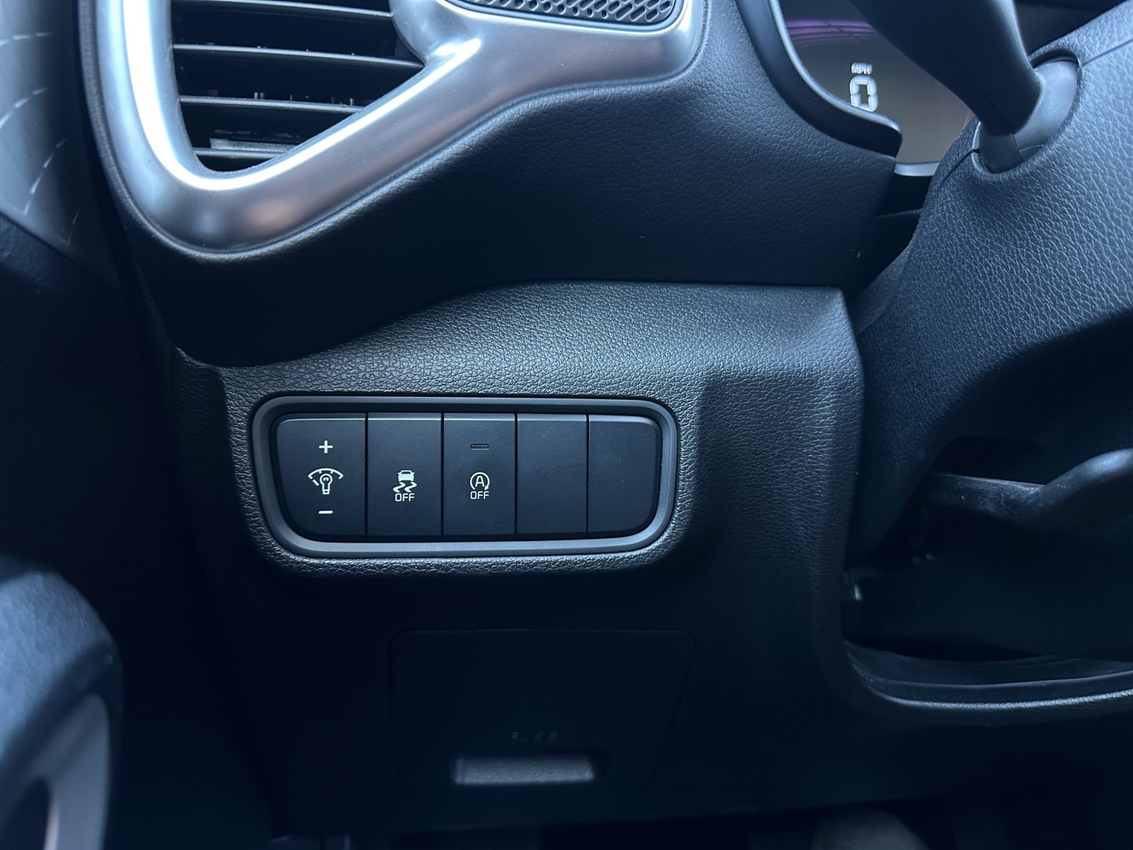 Used 2024 Kia Soul LX w/ LX Technology Package FWD image 22