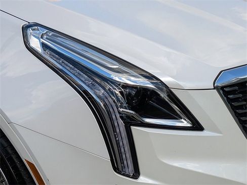 Certified 2025 Cadillac XT5 Premium Luxury image 9