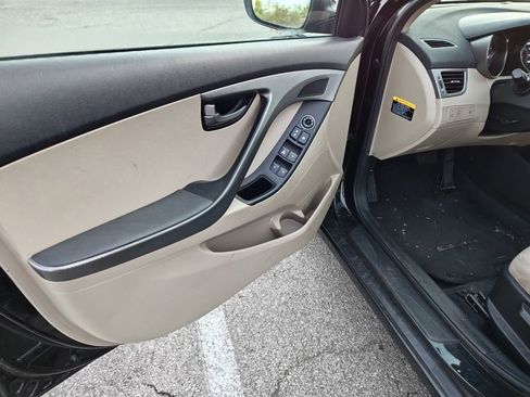 Used 2016 Hyundai Elantra SE FWD image 6