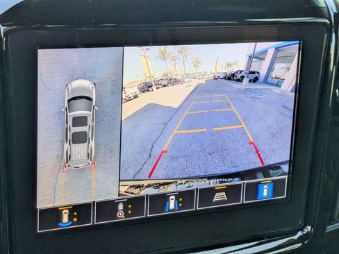 Used 2023 Chevrolet Traverse RS image 19