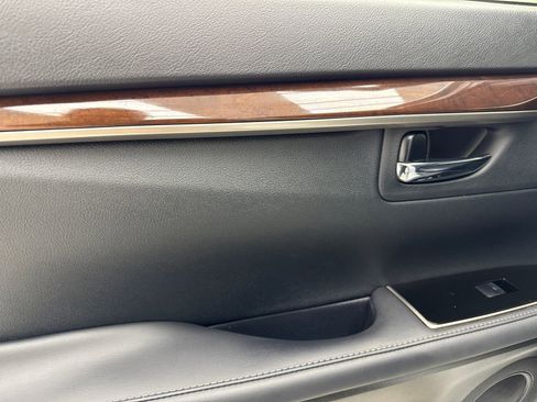 Used 2018 Lexus ES 350 w/ Luxury Package w/Wood Trim FWD image 39