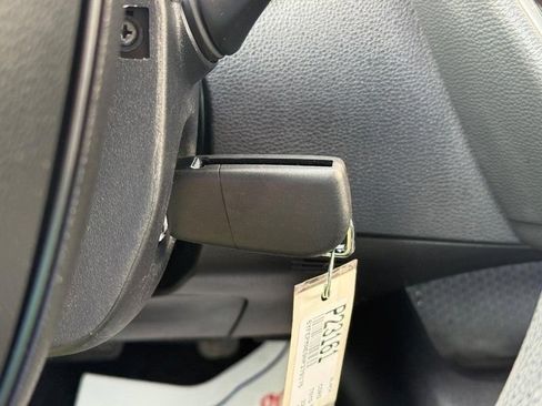 Used 2022 Toyota Corolla LE FWD image 30