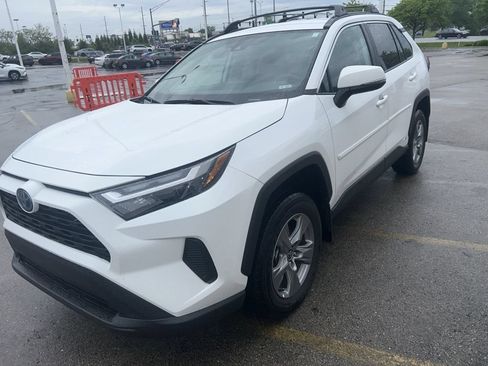 Used 2024 Toyota RAV4 XLE AWD/4WD image 2