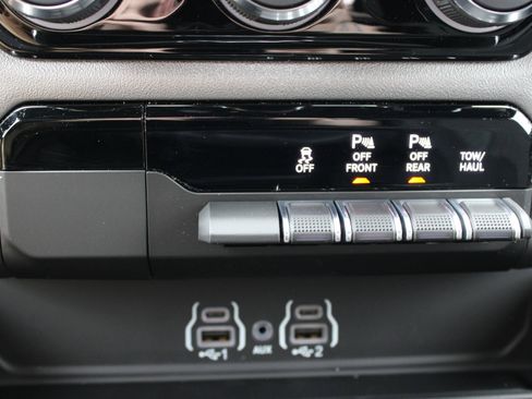 New 2026 RAM 1500 Big Horn AWD/4WD image 39