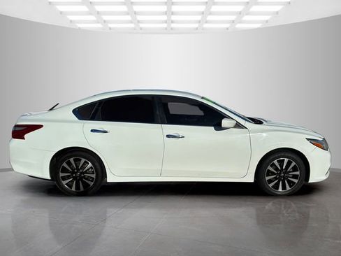 Used 2018 Nissan Altima 2.5 SV image 3