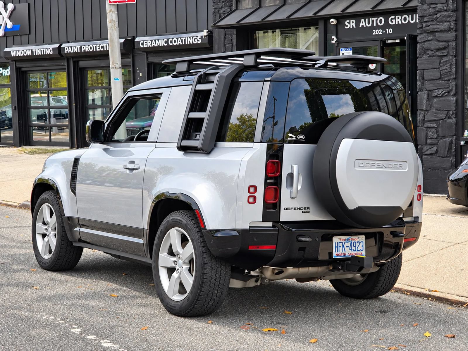 Used 2022 Land Rover Defender 90 X-Dynamic HSE AWD/4WD image 9