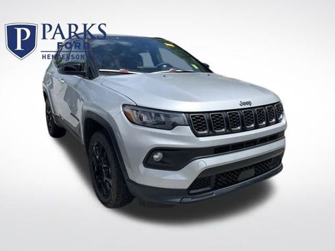 Used 2024 Jeep Compass Latitude w/ Convenience Group AWD/4WD image 1