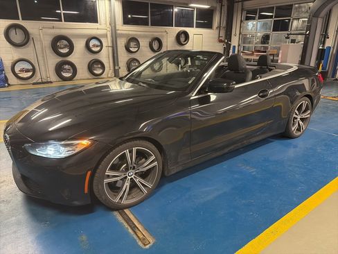 Used 2021 BMW 430i Convertible w/ Premium Package image 9