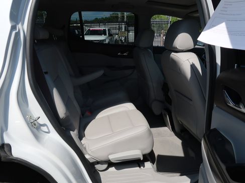 Used 2018 GMC Acadia SLT AWD/4WD image 40