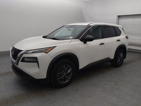 Used 2021 Nissan Rogue S image 2