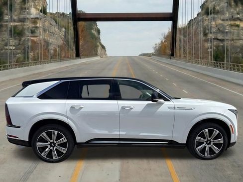 New 2025 Cadillac Escalade IQ Luxury 2 AWD/4WD image 19