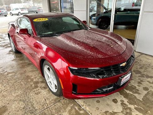 Used 2023 Chevrolet Camaro LT RWD image 5