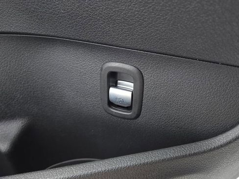 Used 2024 Mercedes-Benz C 300 4MATIC Sedan image 24