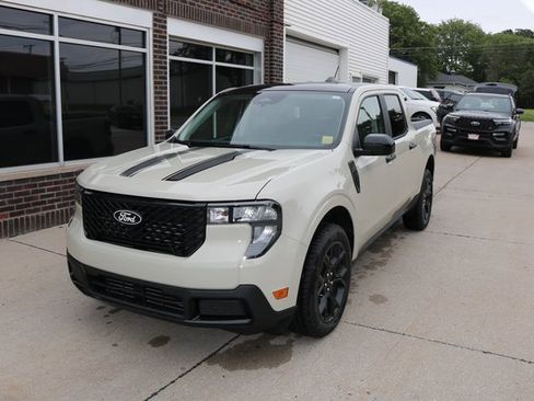 New 2025 Ford Maverick XLT w/ XLT Luxury Package image 4