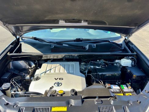 Used 2012 Toyota Highlander SE w/ Tow Pkg image 17