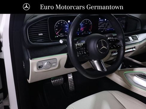 Used 2025 Mercedes-Benz GLS 450 4MATIC w/ AMG Line Exterior image 33