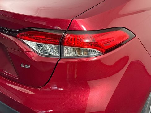 Used 2022 Toyota Corolla LE FWD image 33