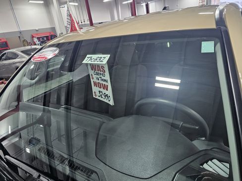 Certified 2020 Toyota Tacoma SR w/ SX Package image 27